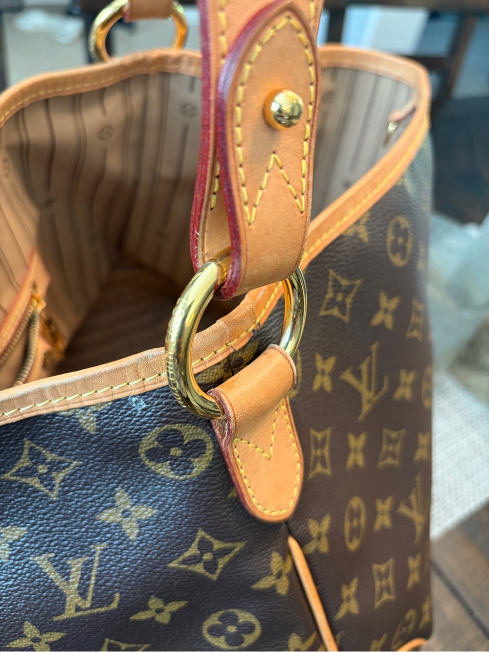 Louis Vuitton Delightful in Monogram Canvas - Picture 6 of 17